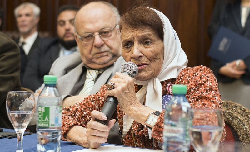 Taty Almeida, Madres de Plaza de Mayo Línea Fundadora.